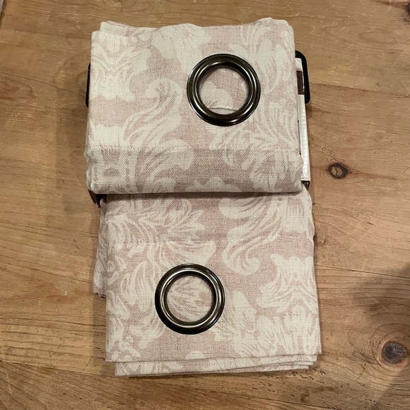 NIP Oakland Linen Set of 2 Printed Damask Grommet Top Panel Draperies 80x84 - Picture 2 of 5
